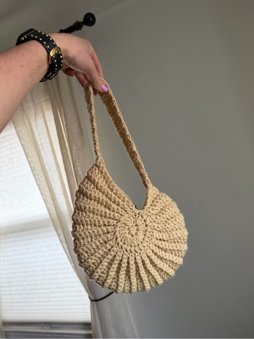 Handcrafted Crochet Shoulder Bag in Beige - Beach-Ready Tote